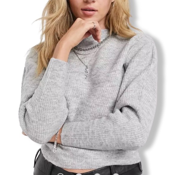 Topshop Sweater, Heather Gray Wool Blend, Chevron Design, Cropped Length, NWOT - Picture 4 of 12